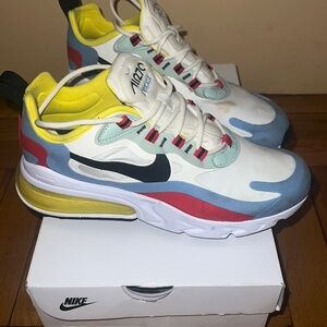 Nike 👟 Woman Air Max 270 React| Size 7.5